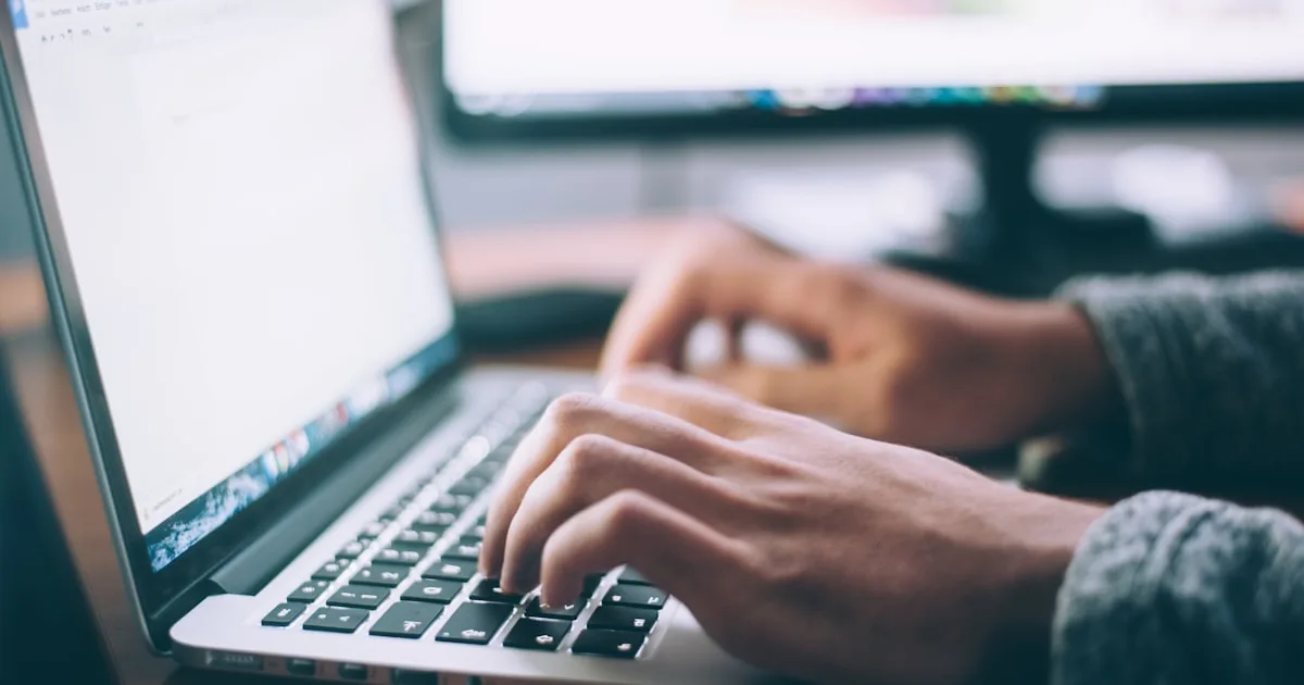 Job seeker completing mutual obligations requirements for Centrelink JobSeeker payment